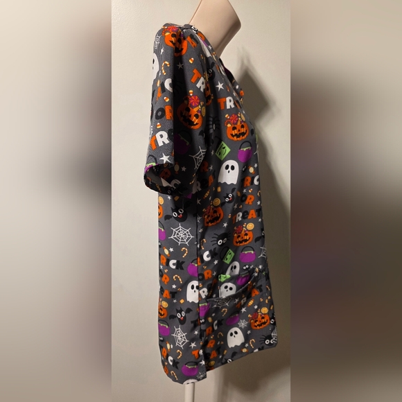 Scrubaid Halloween Scrub Top - Picture 4 of 6